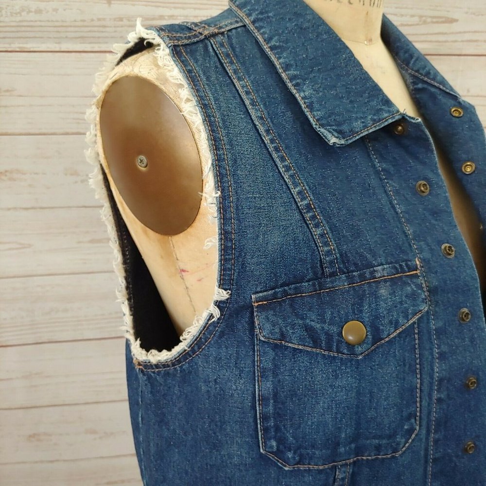 ❤️ SOLD ❤️NY Collection Blue Denim Jean Vest Raw Edge Button - Picture 3 of 6
